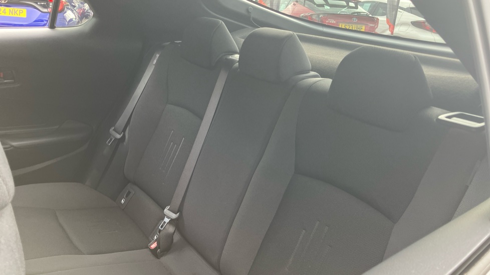 Toyota C-HR 2.0 PHEV Design 5dr CVT Hatchback - Image 48