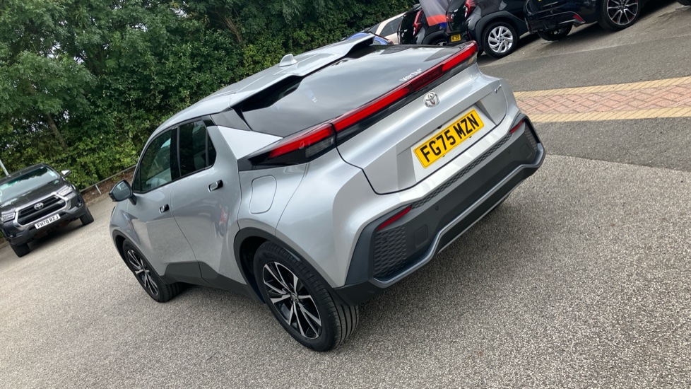 Toyota C-HR 2.0 PHEV Design 5dr CVT Hatchback - Image 58