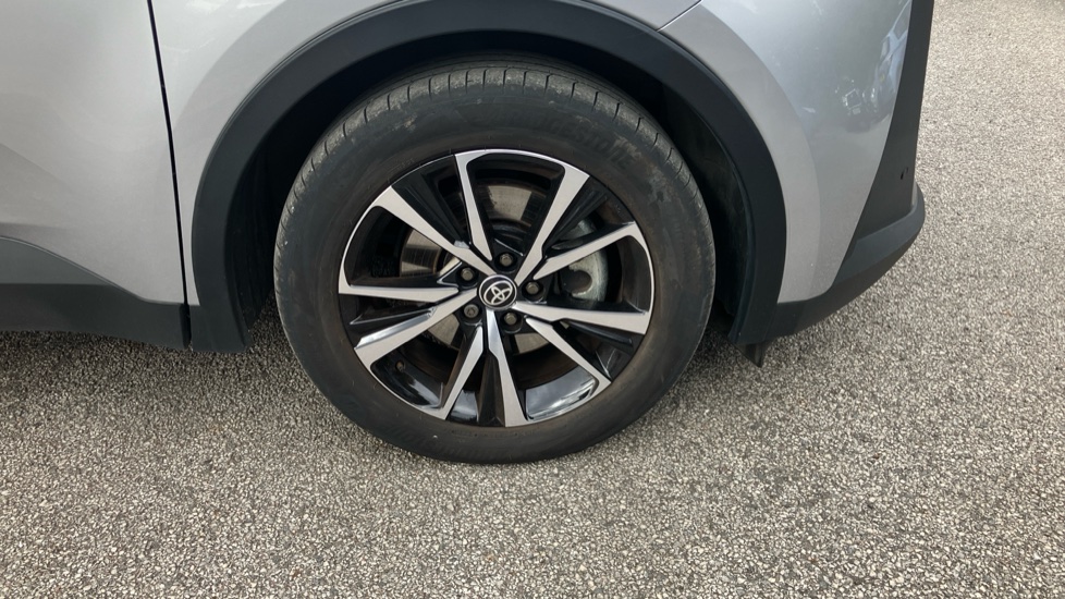 Toyota C-HR 2.0 PHEV Design 5dr CVT Hatchback - Image 60