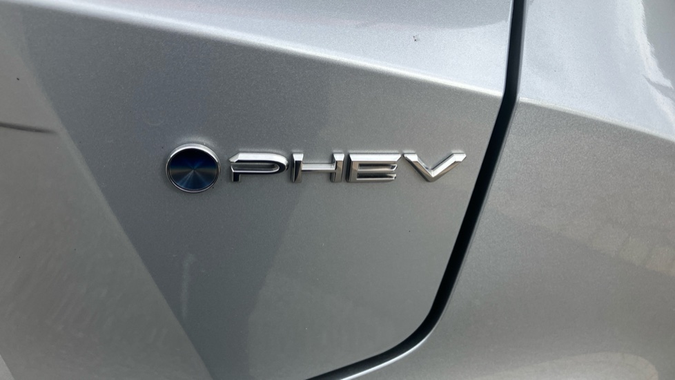 Toyota C-HR 2.0 PHEV Design 5dr CVT Hatchback - Image 63