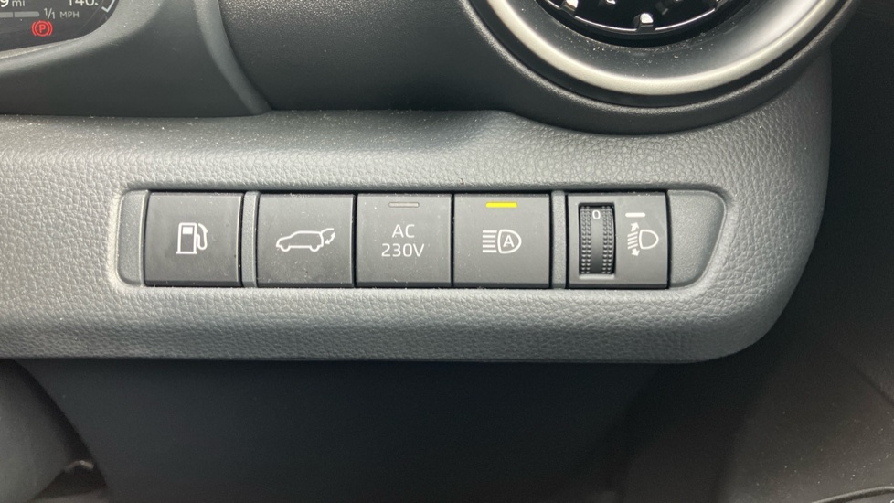 Toyota C-HR 2.0 PHEV Design 5dr CVT Hatchback - Image 72