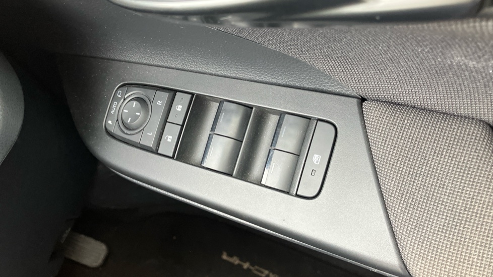 Toyota C-HR 2.0 PHEV Design 5dr CVT Hatchback - Image 73
