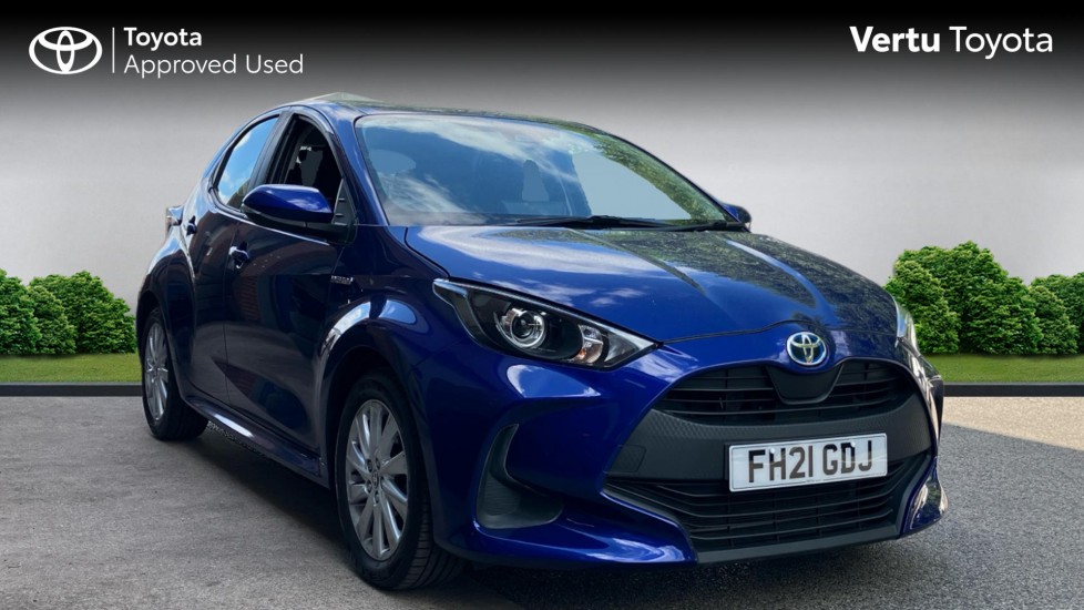 Toyota Yaris 1.5 Hybrid Icon 5dr CVT Hybrid Hatchback - Image 1