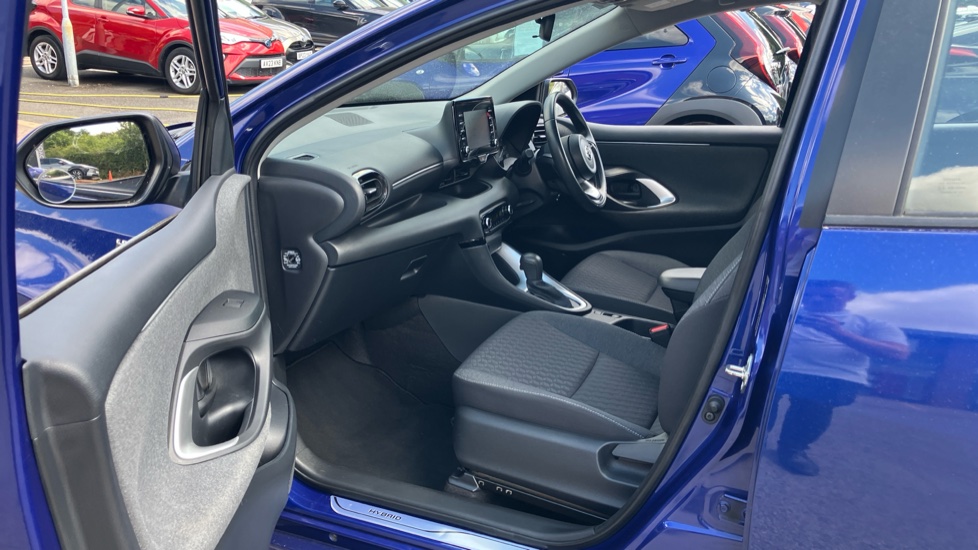 Toyota Yaris 1.5 Hybrid Icon 5dr CVT Hybrid Hatchback - Image 5