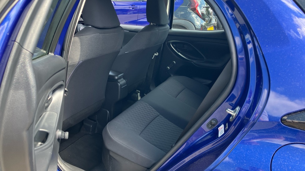 Toyota Yaris 1.5 Hybrid Icon 5dr CVT Hybrid Hatchback - Image 15