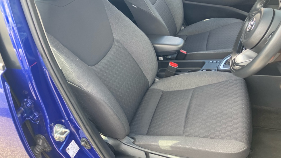 Toyota Yaris 1.5 Hybrid Icon 5dr CVT Hybrid Hatchback - Image 17