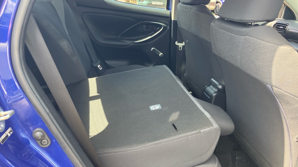 Toyota Yaris 1.5 Hybrid Icon 5dr CVT Hybrid Hatchback - Image 18