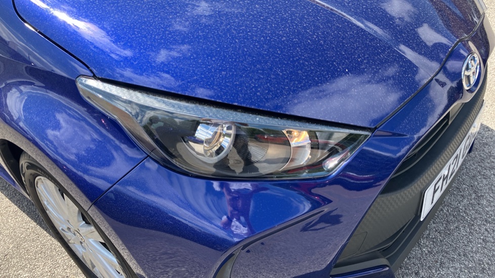 Toyota Yaris 1.5 Hybrid Icon 5dr CVT Hybrid Hatchback - Image 20
