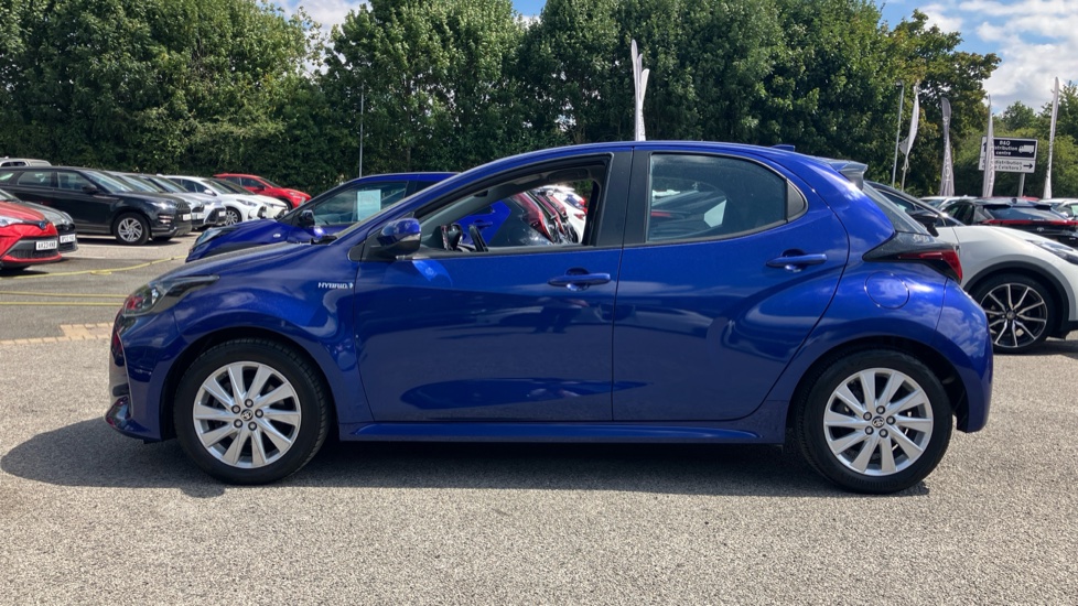 Toyota Yaris 1.5 Hybrid Icon 5dr CVT Hybrid Hatchback - Image 24