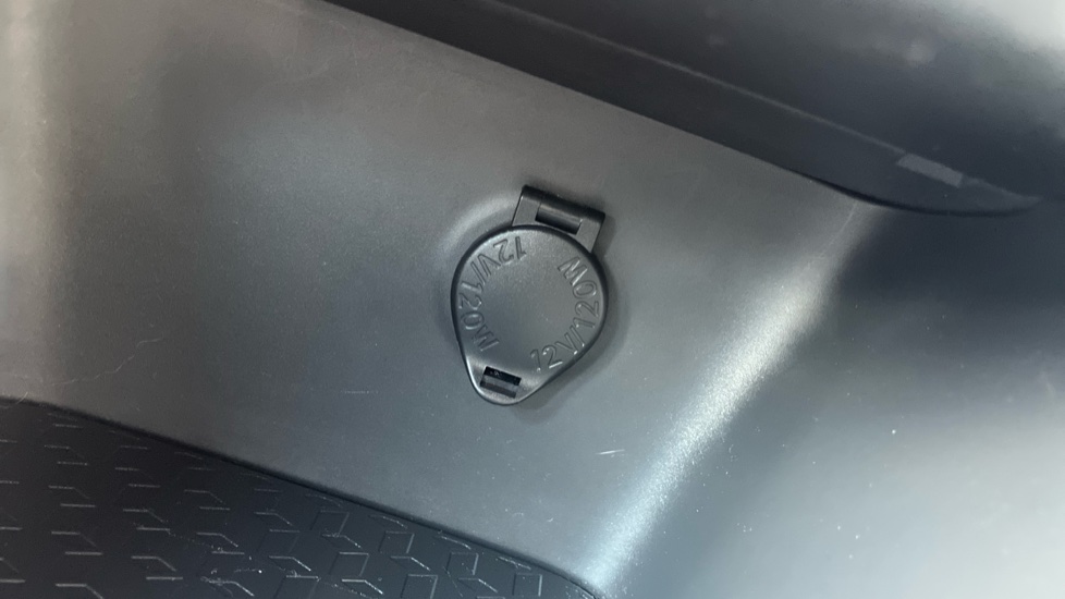 Toyota Yaris 1.5 Hybrid Icon 5dr CVT Hybrid Hatchback - Image 39