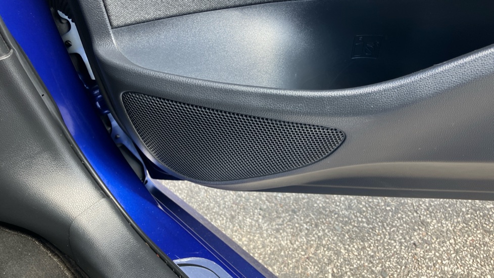 Toyota Yaris 1.5 Hybrid Icon 5dr CVT Hybrid Hatchback - Image 40
