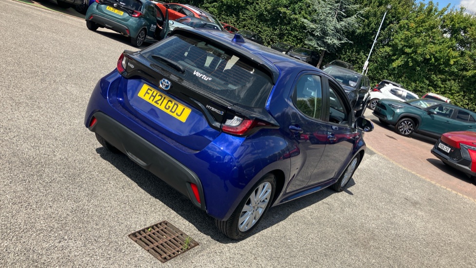 Toyota Yaris 1.5 Hybrid Icon 5dr CVT Hybrid Hatchback - Image 53