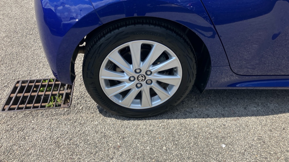 Toyota Yaris 1.5 Hybrid Icon 5dr CVT Hybrid Hatchback - Image 55