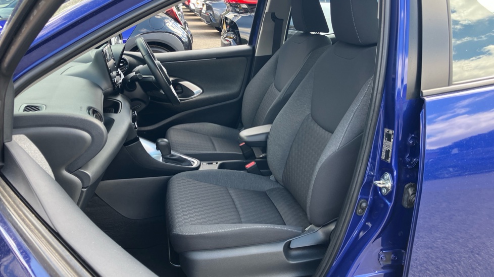 Toyota Yaris 1.5 Hybrid Icon 5dr CVT Hybrid Hatchback - Image 61