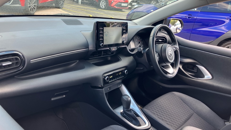 Toyota Yaris 1.5 Hybrid Icon 5dr CVT Hybrid Hatchback - Image 62