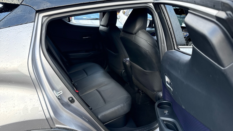 Toyota C-HR 1.8 Hybrid Dynamic 5dr CVT Hybrid Hatchback - Image 8