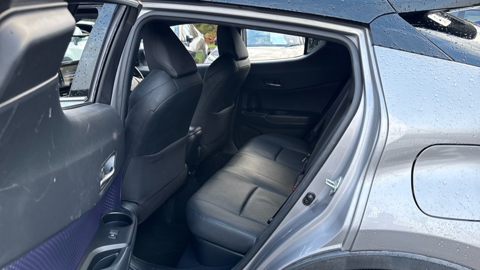 Toyota C-HR 1.8 Hybrid Dynamic 5dr CVT Hybrid Hatchback - Image 15