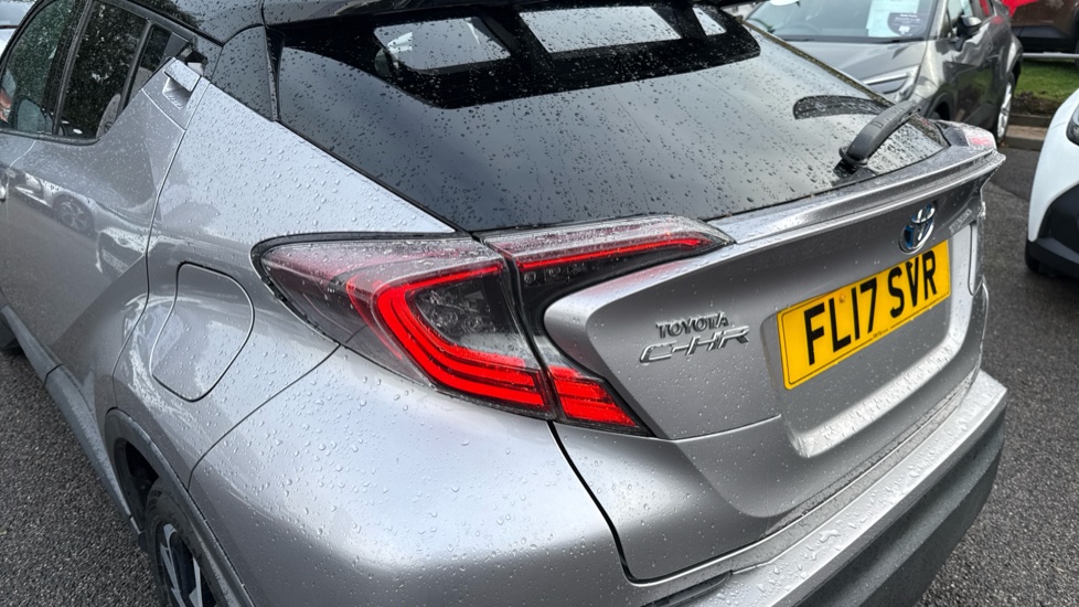 Toyota C-HR 1.8 Hybrid Dynamic 5dr CVT Hybrid Hatchback - Image 21