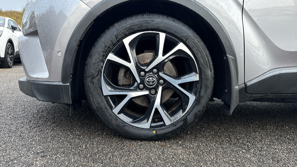 Toyota C-HR 1.8 Hybrid Dynamic 5dr CVT Hybrid Hatchback - Image 25