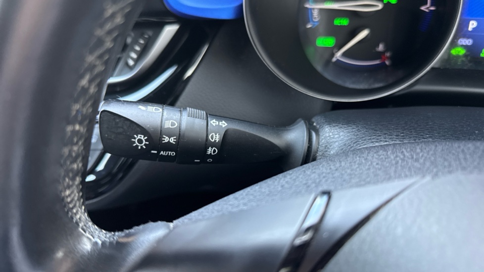 Toyota C-HR 1.8 Hybrid Dynamic 5dr CVT Hybrid Hatchback - Image 36
