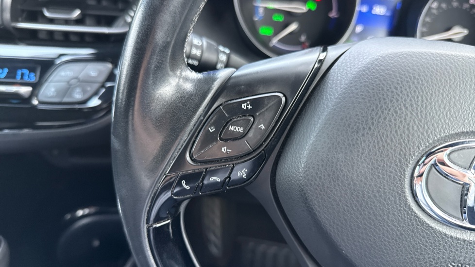 Toyota C-HR 1.8 Hybrid Dynamic 5dr CVT Hybrid Hatchback - Image 42