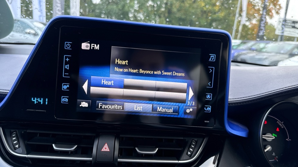 Toyota C-HR 1.8 Hybrid Dynamic 5dr CVT Hybrid Hatchback - Image 49