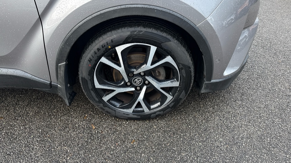 Toyota C-HR 1.8 Hybrid Dynamic 5dr CVT Hybrid Hatchback - Image 55