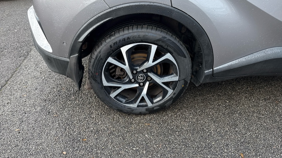 Toyota C-HR 1.8 Hybrid Dynamic 5dr CVT Hybrid Hatchback - Image 56
