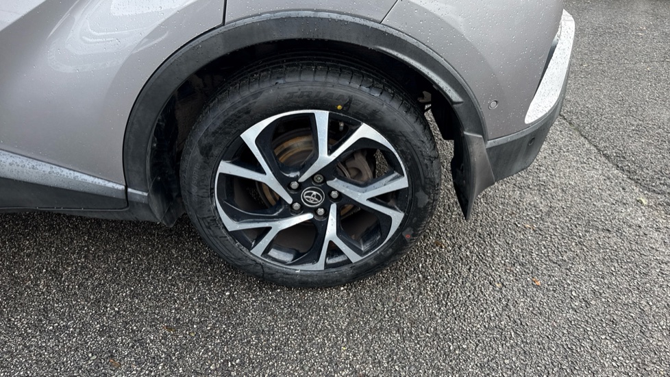 Toyota C-HR 1.8 Hybrid Dynamic 5dr CVT Hybrid Hatchback - Image 57