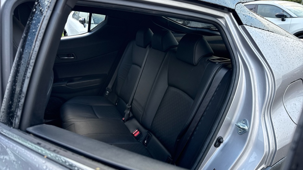 Toyota C-HR 1.8 Hybrid Dynamic 5dr CVT Hybrid Hatchback - Image 63