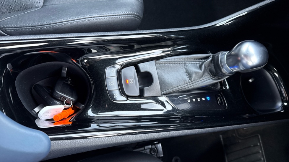 Toyota C-HR 1.8 Hybrid Dynamic 5dr CVT Hybrid Hatchback - Image 67