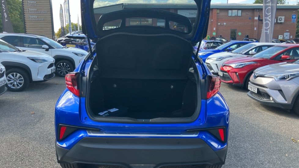 Toyota C-HR 1.8 Hybrid Dynamic 5dr CVT Hybrid Hatchback - Image 13