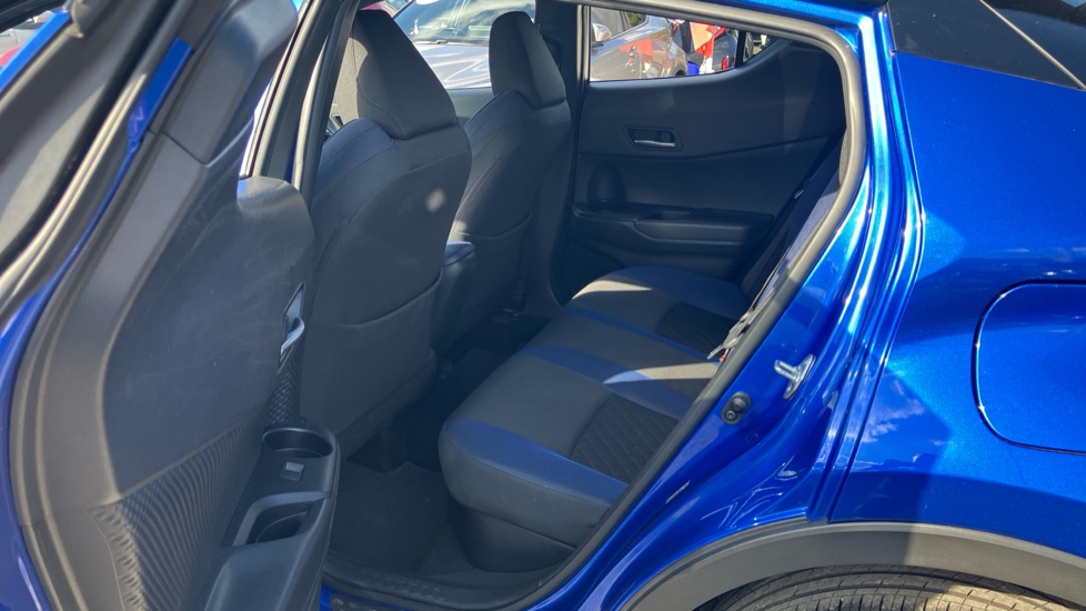 Toyota C-HR 1.8 Hybrid Dynamic 5dr CVT Hybrid Hatchback - Image 15