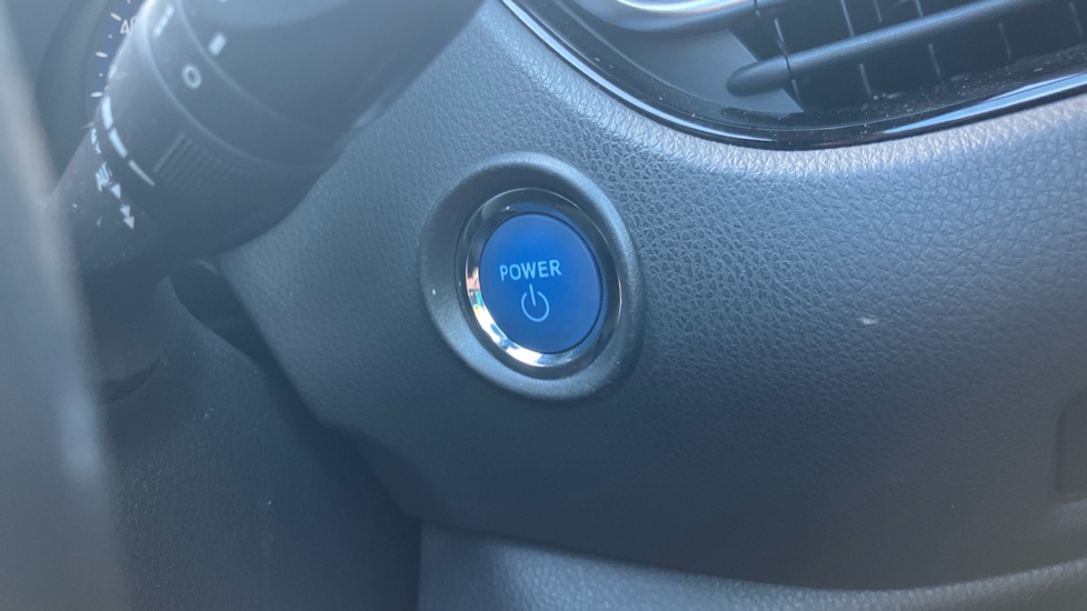 Toyota C-HR 1.8 Hybrid Dynamic 5dr CVT Hybrid Hatchback - Image 16