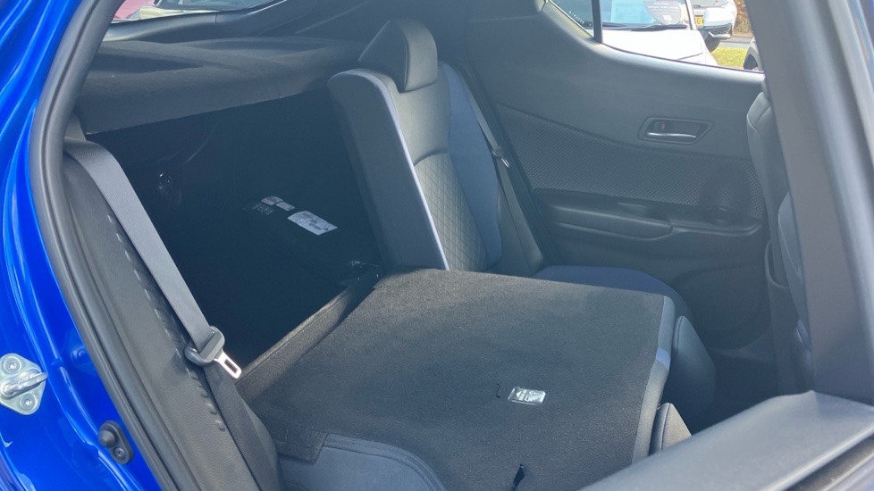 Toyota C-HR 1.8 Hybrid Dynamic 5dr CVT Hybrid Hatchback - Image 18