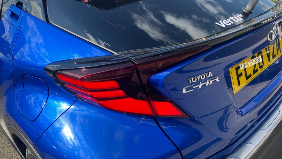 Toyota C-HR 1.8 Hybrid Dynamic 5dr CVT Hybrid Hatchback - Image 21