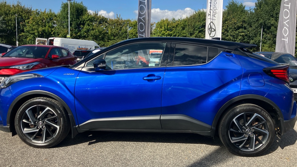 Toyota C-HR 1.8 Hybrid Dynamic 5dr CVT Hybrid Hatchback - Image 24