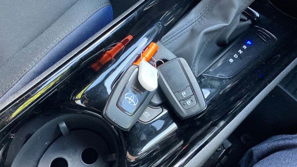 Toyota C-HR 1.8 Hybrid Dynamic 5dr CVT Hybrid Hatchback - Image 28