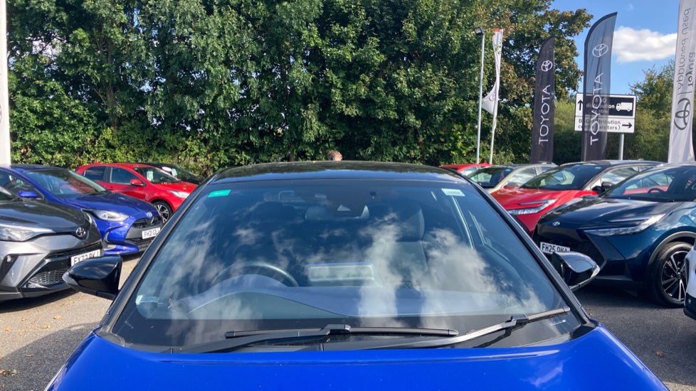 Toyota C-HR 1.8 Hybrid Dynamic 5dr CVT Hybrid Hatchback - Image 29