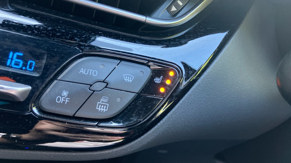 Toyota C-HR 1.8 Hybrid Dynamic 5dr CVT Hybrid Hatchback - Image 43