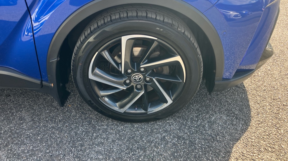 Toyota C-HR 1.8 Hybrid Dynamic 5dr CVT Hybrid Hatchback - Image 56