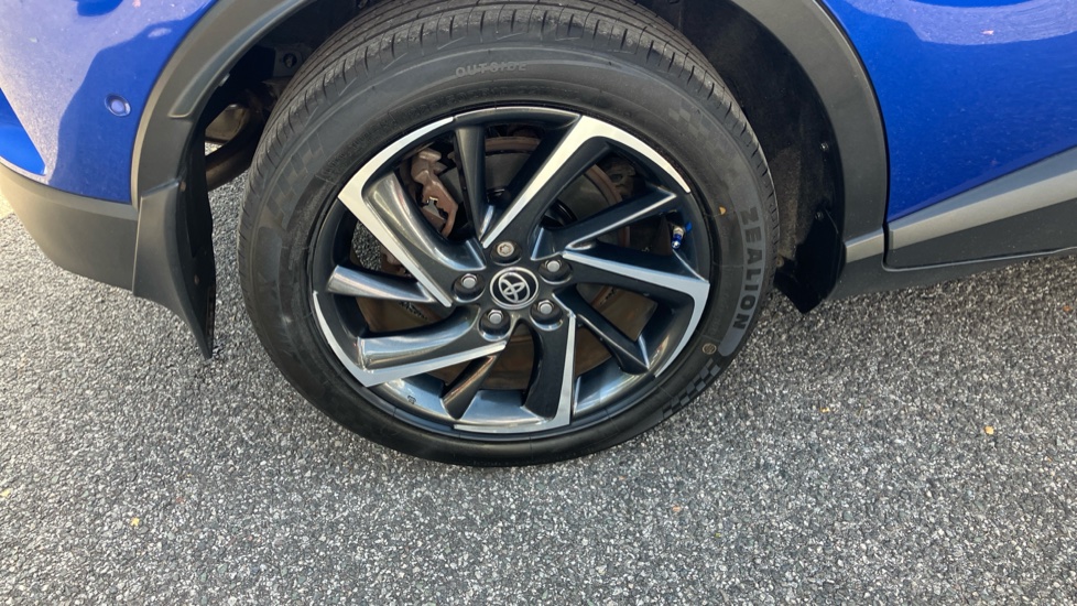 Toyota C-HR 1.8 Hybrid Dynamic 5dr CVT Hybrid Hatchback - Image 57