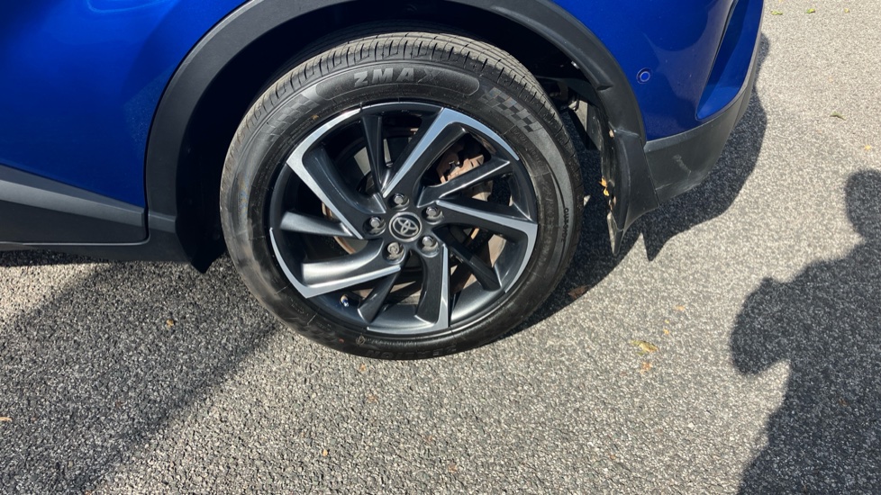 Toyota C-HR 1.8 Hybrid Dynamic 5dr CVT Hybrid Hatchback - Image 58