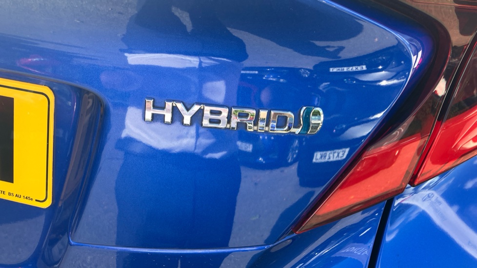 Toyota C-HR 1.8 Hybrid Dynamic 5dr CVT Hybrid Hatchback - Image 60