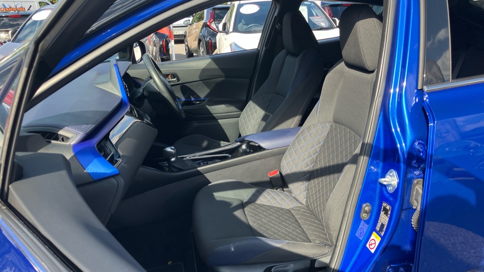 Toyota C-HR 1.8 Hybrid Dynamic 5dr CVT Hybrid Hatchback - Image 66