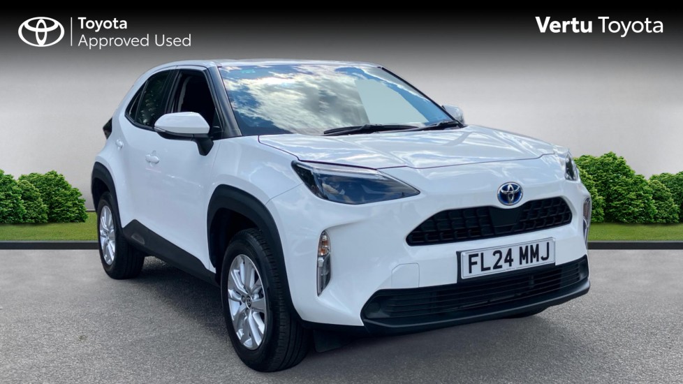 Toyota Yaris Cross 1.5 Hybrid Icon 5dr CVT Hybrid Estate - Image 1