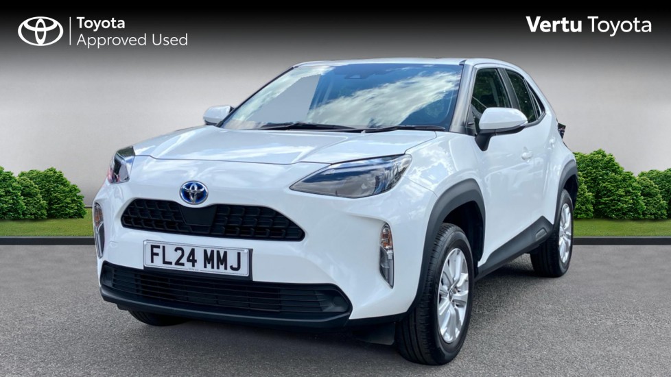 Toyota Yaris Cross 1.5 Hybrid Icon 5dr CVT Hybrid Estate - Image 3