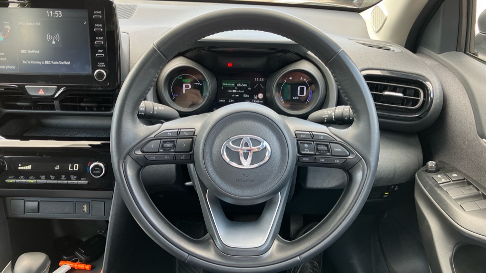 Toyota Yaris Cross 1.5 Hybrid Icon 5dr CVT Hybrid Estate - Image 10