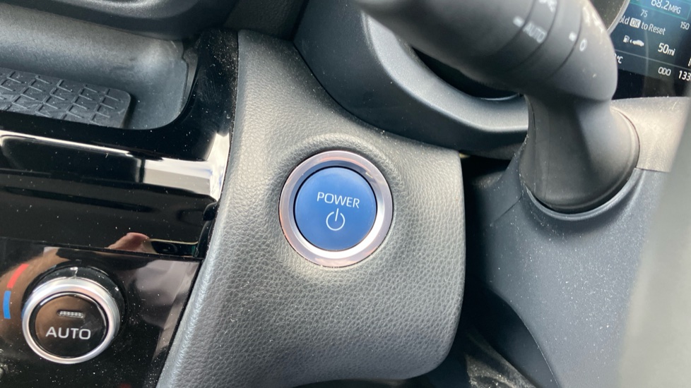 Toyota Yaris Cross 1.5 Hybrid Icon 5dr CVT Hybrid Estate - Image 16