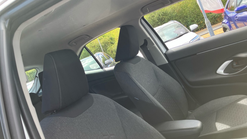 Toyota Yaris Cross 1.5 Hybrid Icon 5dr CVT Hybrid Estate - Image 19